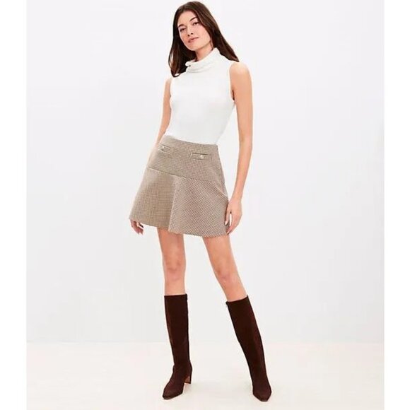 LOFT Dresses & Skirts - Ann Taylor LOFT Petite Plaid Button Flounce Mini Skirt 8P